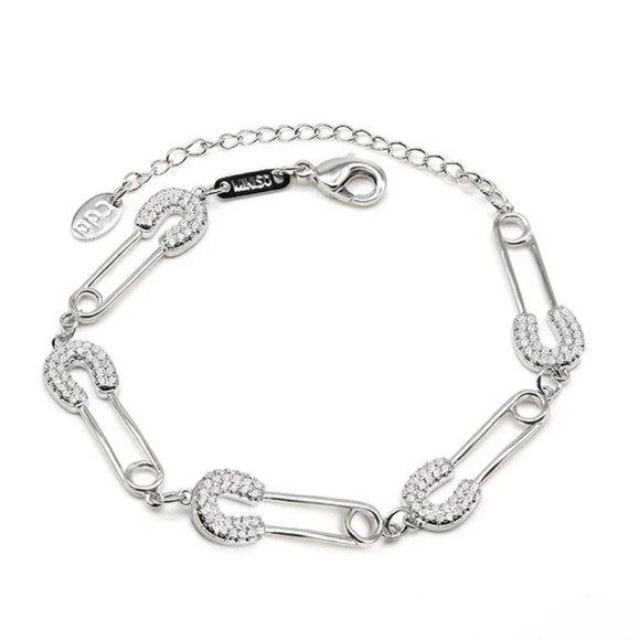 Gold or sliver paper clip diamond bracelet - Picture 8 of 10